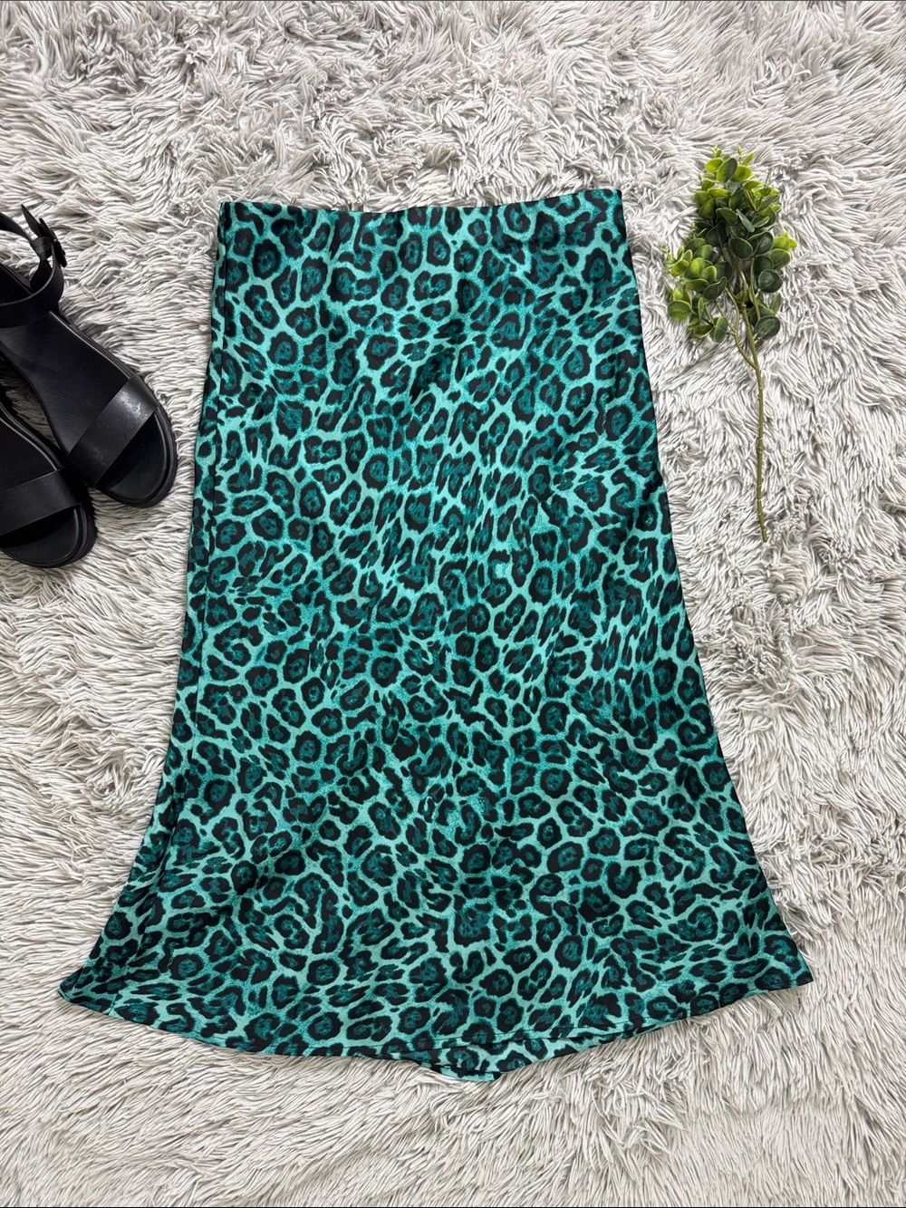 Leith Teal and Black Leopard Print Midi Skirt size xs